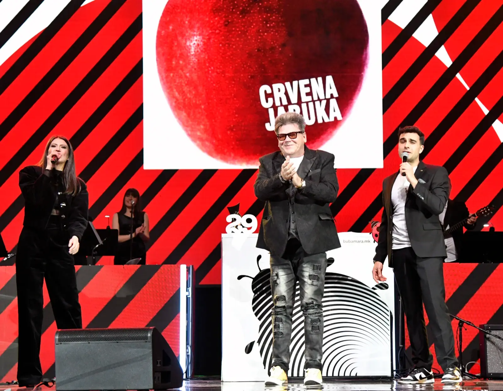 Crvena Jabuka – Drazen Zeric- Zera